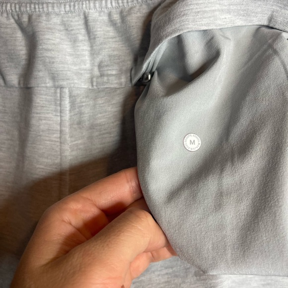 Lululemon Athletica Soft Grey Joggers in Medium - Picture 5 of 5